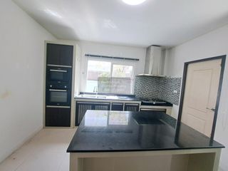 出售 4 卧室 独立屋 在 Min Buri, 曼谷