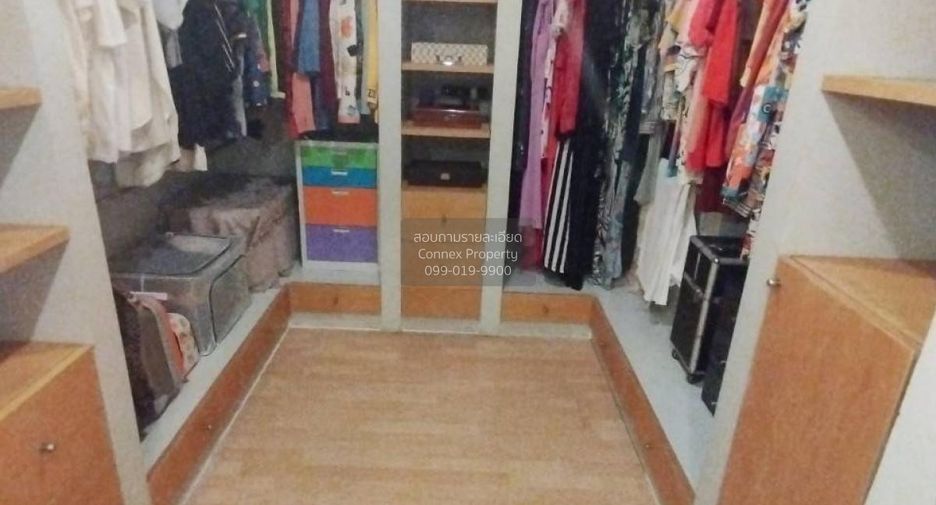 Продажа 3 спальни кондо в Кхлонг Тоеи, Бангкок