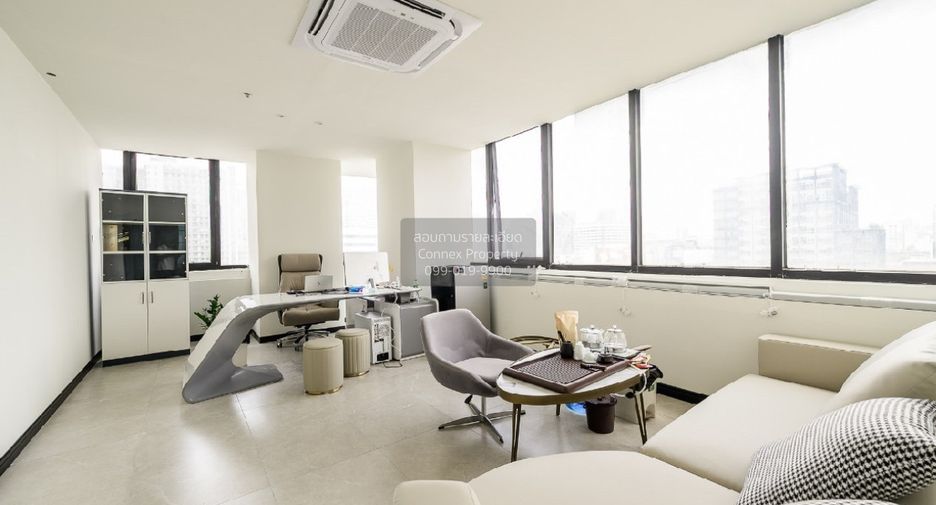 For sale 1 bed townhouse in Huai Khwang, Bangkok