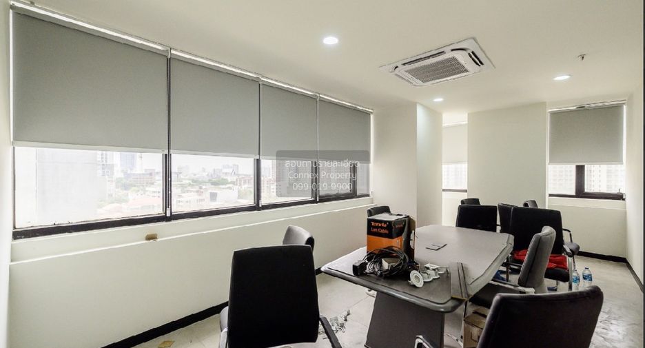 For sale 1 bed townhouse in Huai Khwang, Bangkok
