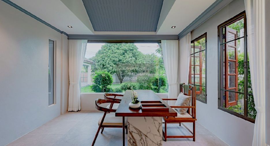 For sale 5 ベッドルーム house in Phra Khanong, Bangkok