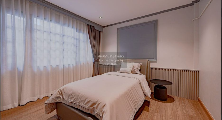 For sale 5 ベッドルーム house in Phra Khanong, Bangkok