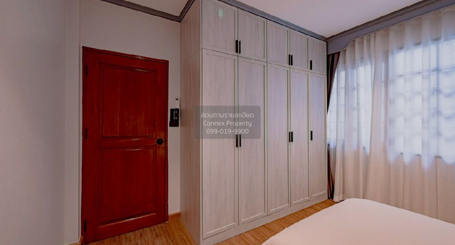 For sale 5 ベッドルーム house in Phra Khanong, Bangkok