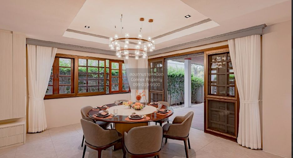 For sale 5 ベッドルーム house in Phra Khanong, Bangkok