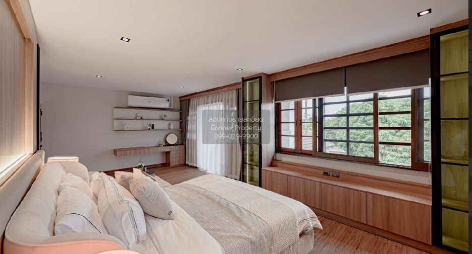 For sale 5 ベッドルーム house in Phra Khanong, Bangkok