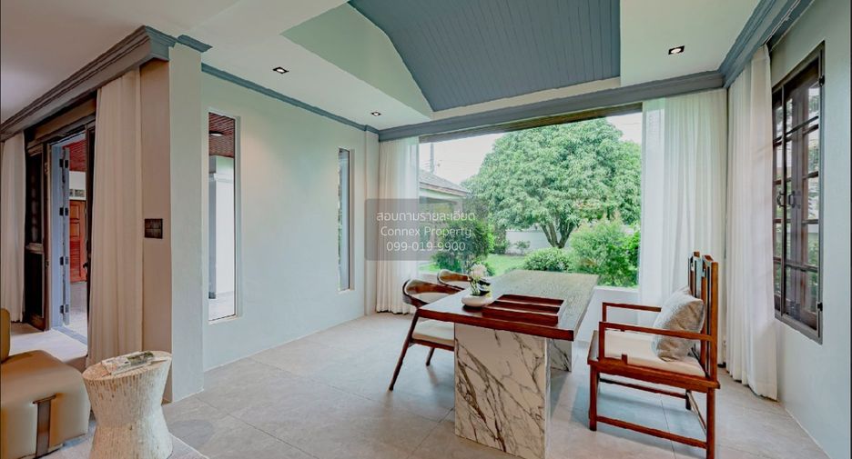 For sale 5 ベッドルーム house in Phra Khanong, Bangkok
