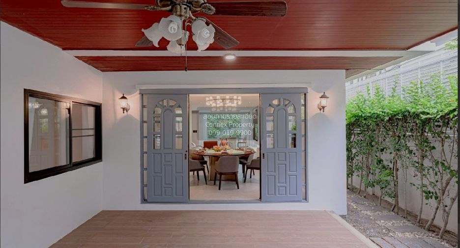 For sale 5 ベッドルーム house in Phra Khanong, Bangkok