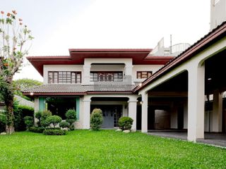 For sale 5 ベッドルーム house in Phra Khanong, Bangkok
