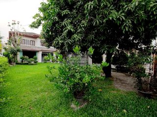 For sale 5 ベッドルーム house in Phra Khanong, Bangkok