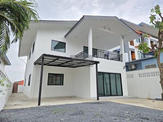 Casa en venta de 4 habitaciones en Bang Yai, Nonthaburi
