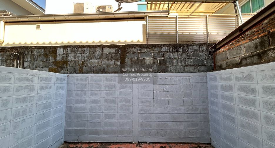 For sale 2 bedrooms townhouse in Khlong Sam Wa, Bangkok