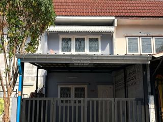 For sale 2 ベッドルーム townhouse in Khlong Sam Wa, Bangkok