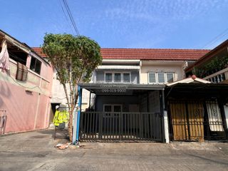 For sale 2 ベッドルーム townhouse in Khlong Sam Wa, Bangkok