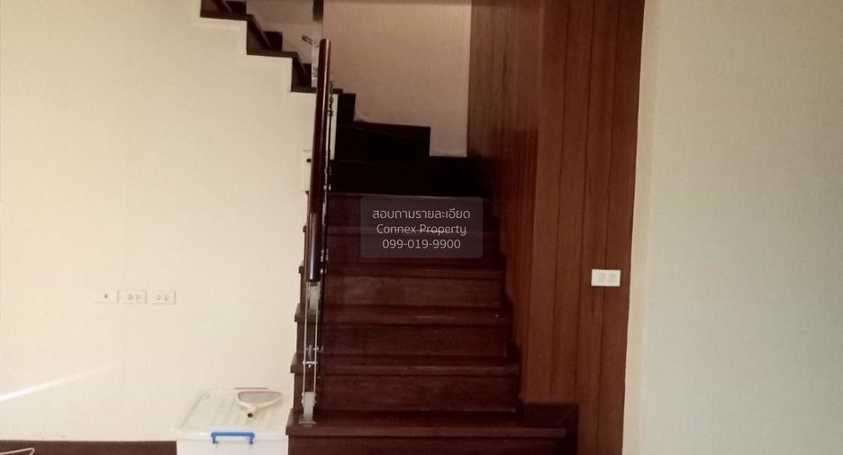 À vendre 3 chambres maison de ville à Suan Luang, Bangkok