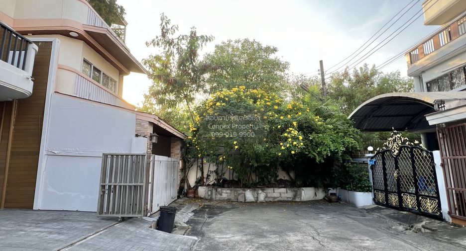 出售 3 卧室 联排别墅 在 Lat Phrao, 曼谷