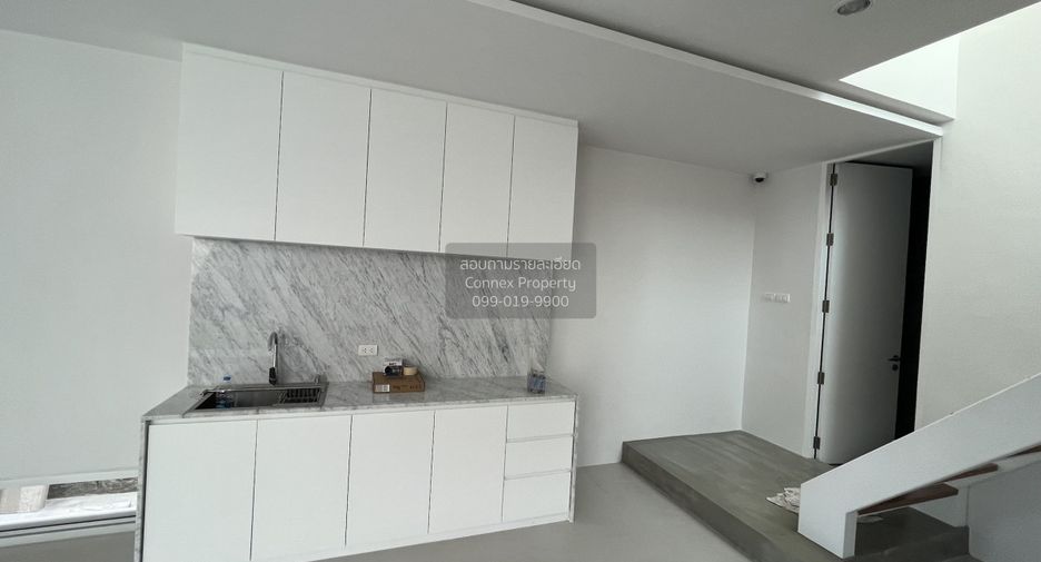 For sale 4 bedrooms house in Lat Phrao, Bangkok
