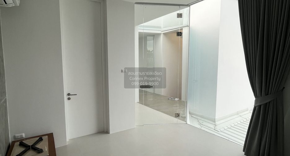 For sale 4 bedrooms house in Lat Phrao, Bangkok