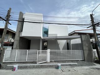 For sale 4 bedrooms house in Lat Phrao, Bangkok