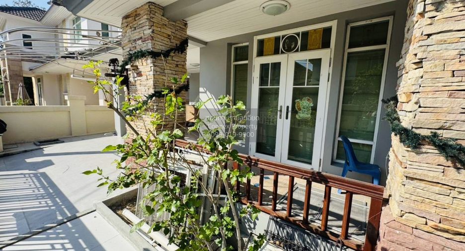 For sale 4 bedrooms house in Khan Na Yao, Bangkok