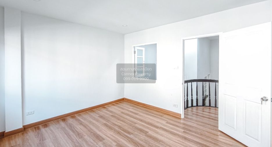 Casa adosada en venta de 3 habitaciones en Mueang Pathum Thani, Pathum Thani