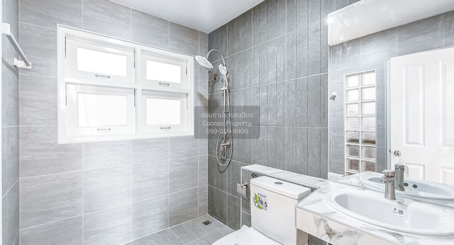 Casa adosada en venta de 3 habitaciones en Mueang Pathum Thani, Pathum Thani