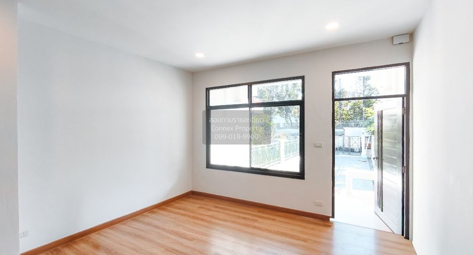 Casa adosada en venta de 3 habitaciones en Mueang Pathum Thani, Pathum Thani