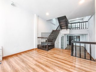 Casa adosada en venta de 3 habitaciones en Mueang Pathum Thani, Pathum Thani