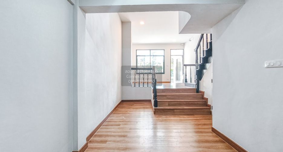 Casa adosada en venta de 3 habitaciones en Mueang Pathum Thani, Pathum Thani