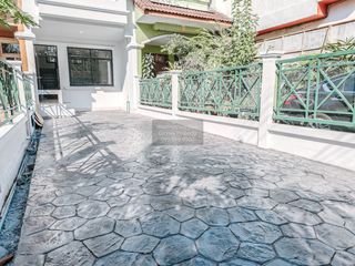 Casa adosada en venta de 3 habitaciones en Mueang Pathum Thani, Pathum Thani