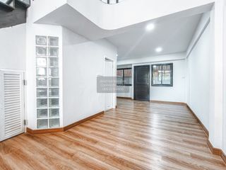 Casa adosada en venta de 3 habitaciones en Mueang Pathum Thani, Pathum Thani