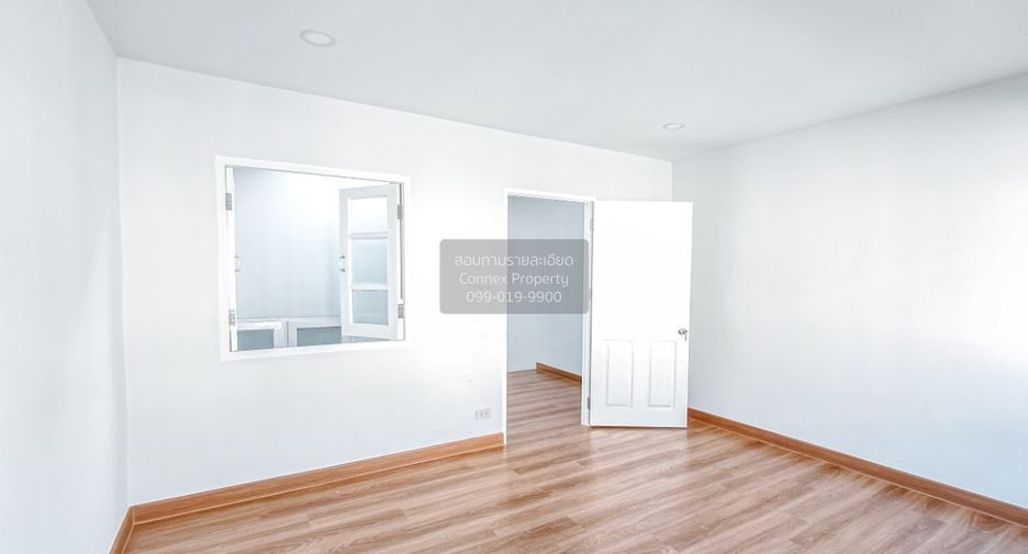 Casa adosada en venta de 3 habitaciones en Mueang Pathum Thani, Pathum Thani