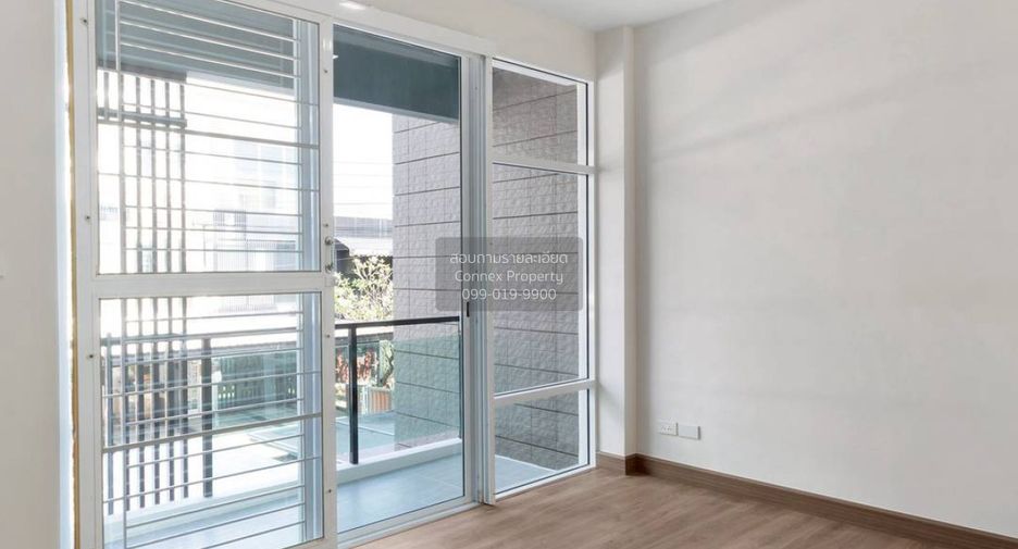 For sale 3 bedrooms townhouse in Bueng Kum, Bangkok