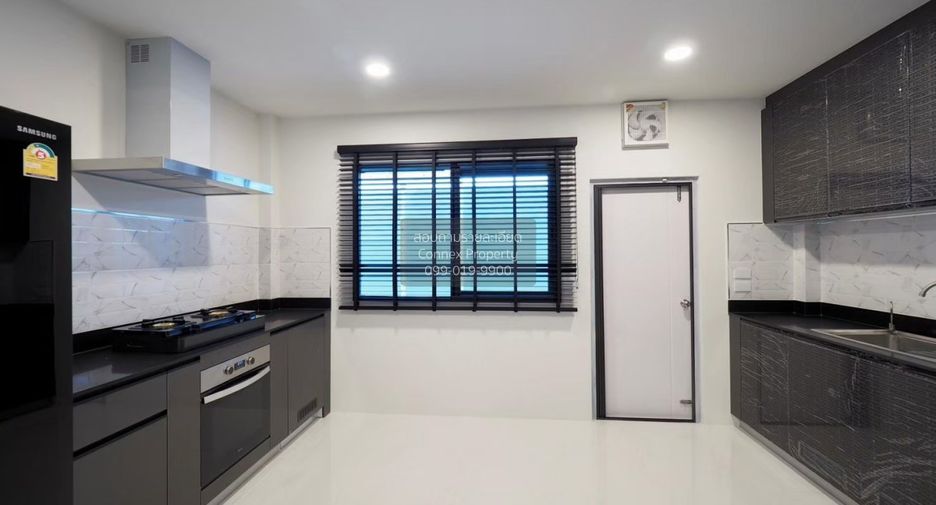 Haus zur Miete mit 5 Zimmer in Bang Phli, Samut Prakan