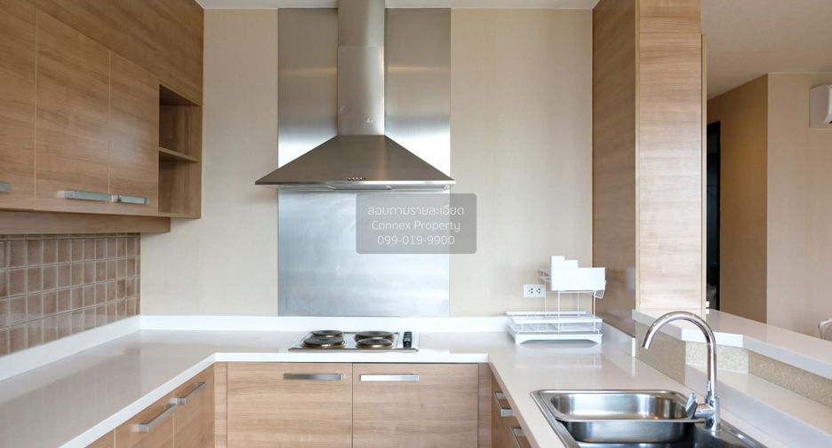 For rent 2 bedrooms condo in Watthana, Bangkok