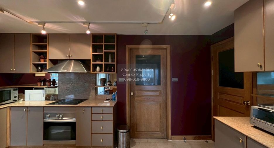 For rent 2 bedrooms condo in Sathon, Bangkok