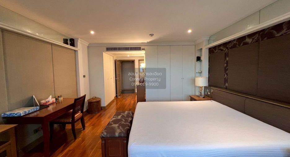 For rent 2 bedrooms condo in Sathon, Bangkok