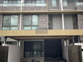 Reihenhaus zur Miete mit 3 Zimmer in Lat Phrao, Bangkok