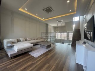 For rent 4 bedrooms townhouse in Mueang Samut Prakan, Samut Prakan