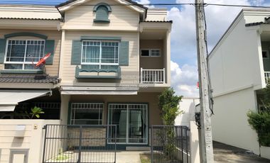 Reihenhaus zur Miete mit 2 Zimmer in Bang Phli, Samut Prakan