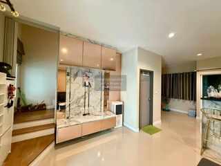 For rent 3 bedrooms townhouse in Lat Krabang, Bangkok