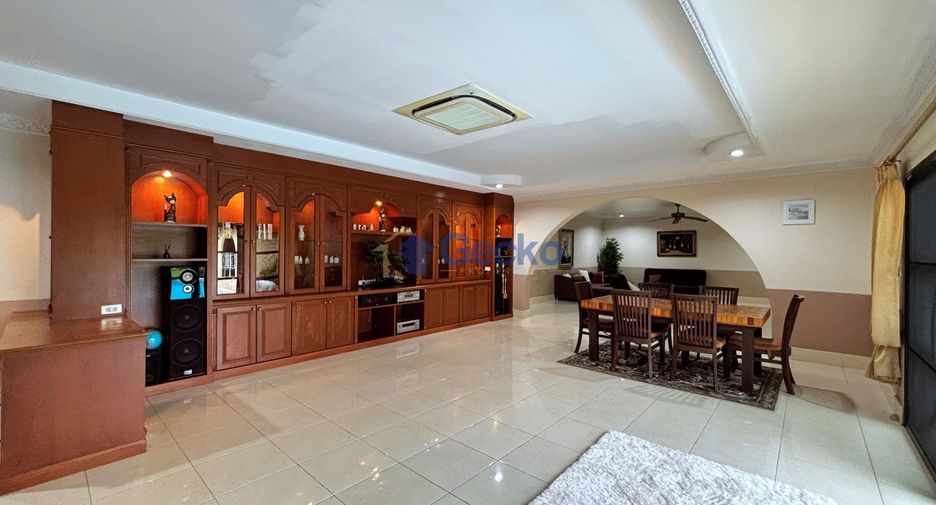 Haus zum Kauf mit 5 Zimmer in Bang Lamung, Chonburi