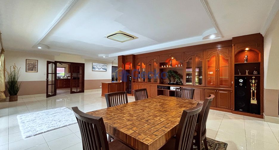 Haus zum Kauf mit 5 Zimmer in Bang Lamung, Chonburi