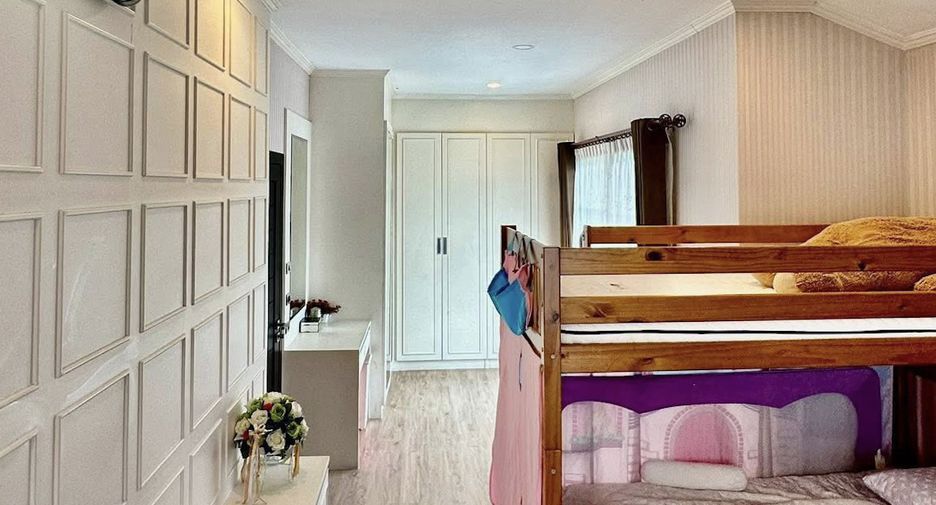 Haus zum Kauf mit 4 Zimmer in Bang Lamung, Chonburi