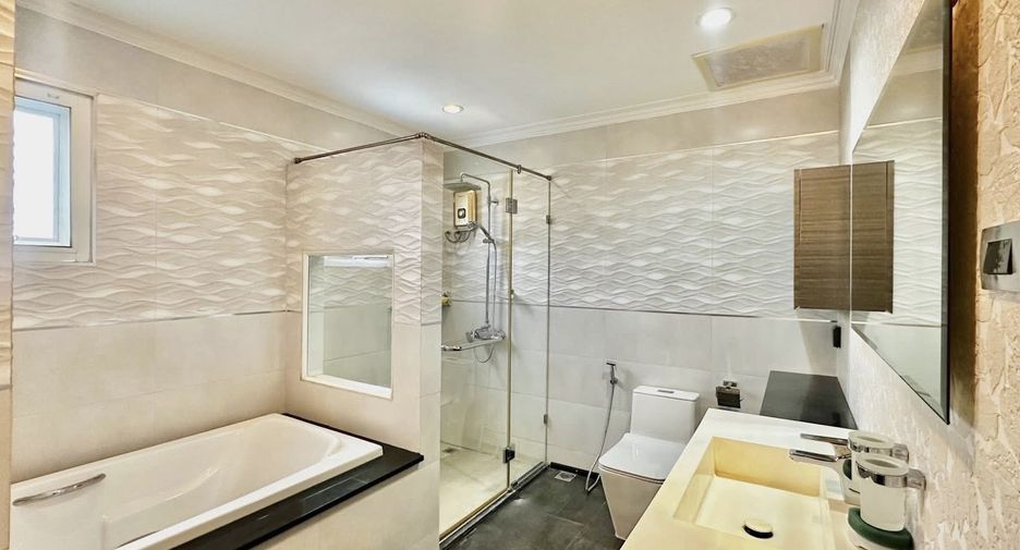 Haus zum Kauf mit 4 Zimmer in Bang Lamung, Chonburi