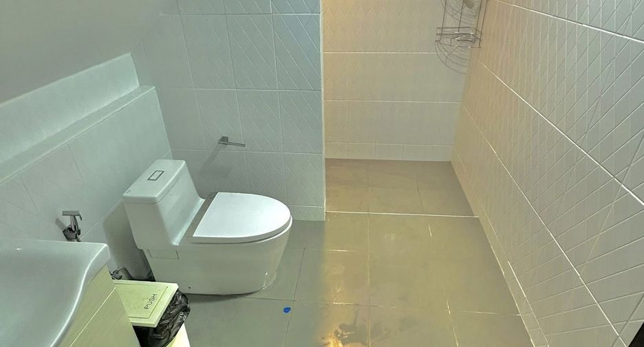 Haus zum Kauf mit 4 Zimmer in Bang Lamung, Chonburi