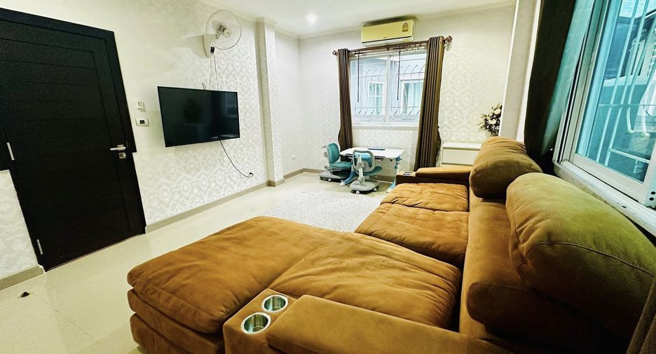 Haus zum Kauf mit 4 Zimmer in Bang Lamung, Chonburi