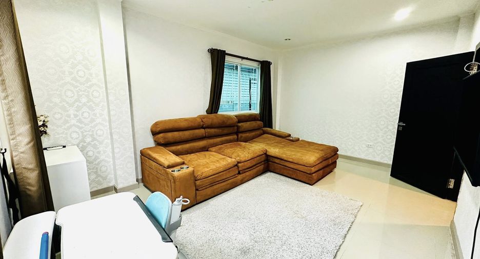 Haus zum Kauf mit 4 Zimmer in Bang Lamung, Chonburi