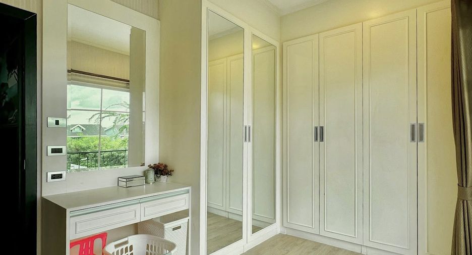 Haus zum Kauf mit 4 Zimmer in Bang Lamung, Chonburi