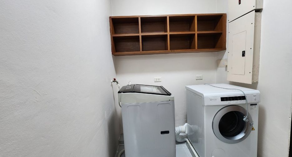 Condo en alquiler de 3 habitaciones en Watthana, Bangkok