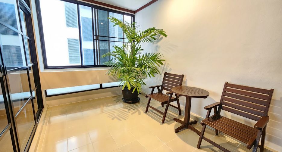 Condo en alquiler de 3 habitaciones en Watthana, Bangkok